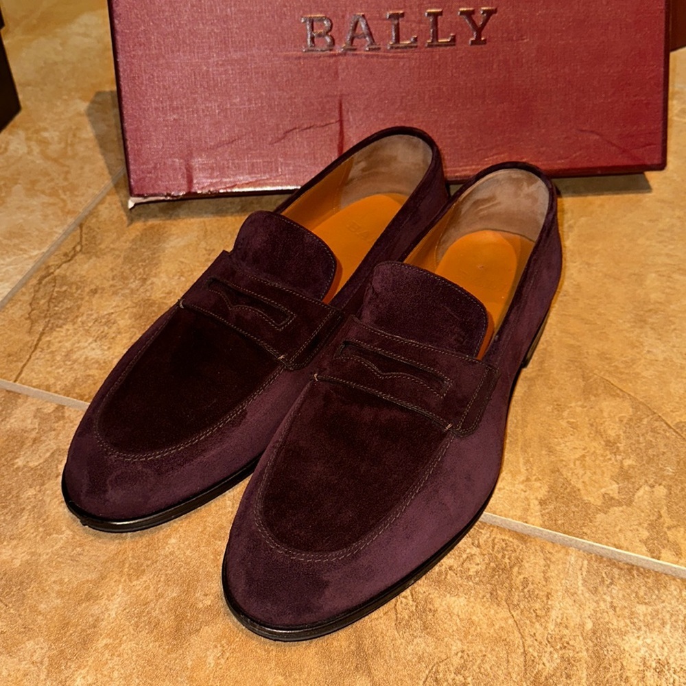 MENS Bally Calf Suede Webb Loafers in Prune color